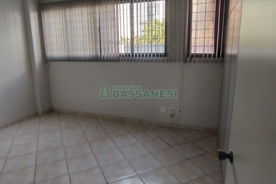 Loja com 196m², no bairro São Pelegrino em Caxias do Sul para Comprar