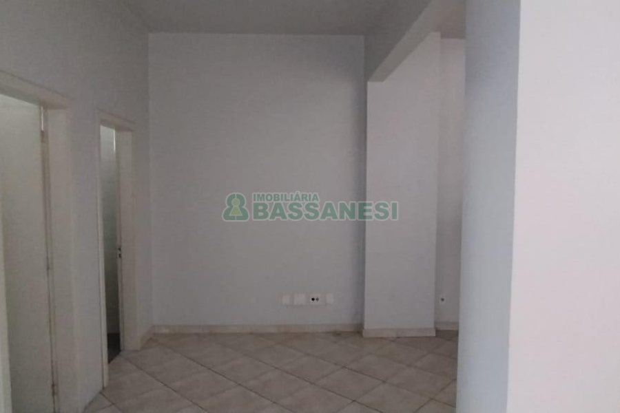 Loja com 196m², no bairro São Pelegrino em Caxias do Sul para Comprar