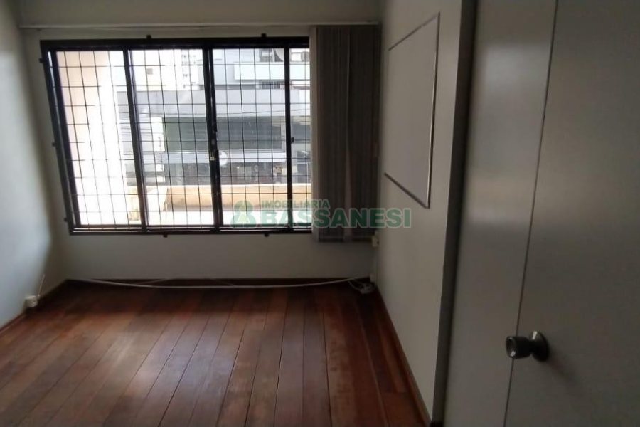 Loja com 196m², no bairro São Pelegrino em Caxias do Sul para Comprar