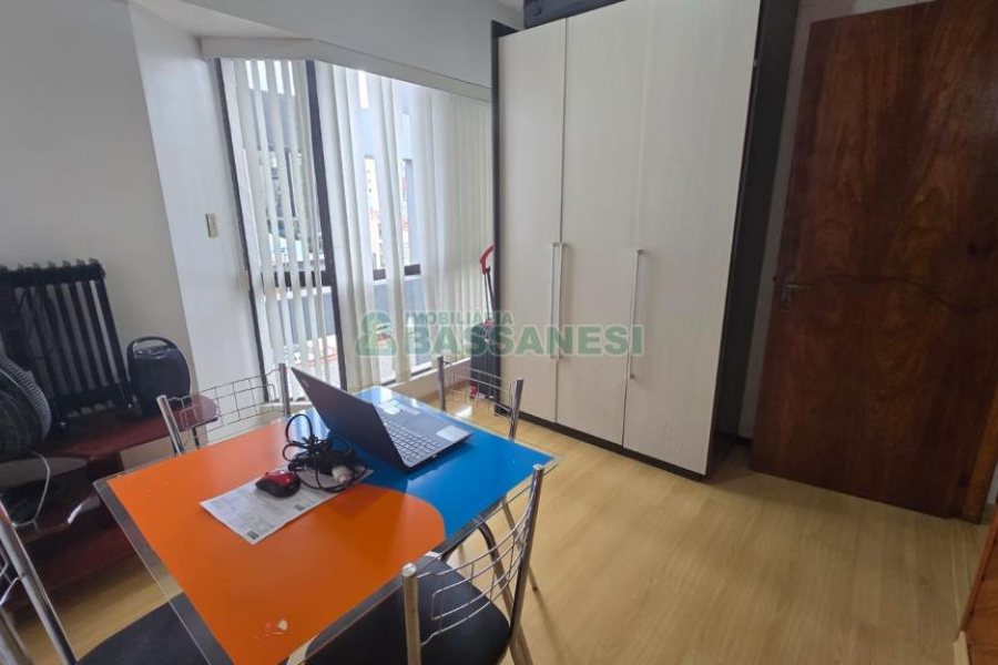 Apartamento com 66m², 2 dormitórios, 1 vaga, no bairro Centro em Caxias do Sul para Comprar