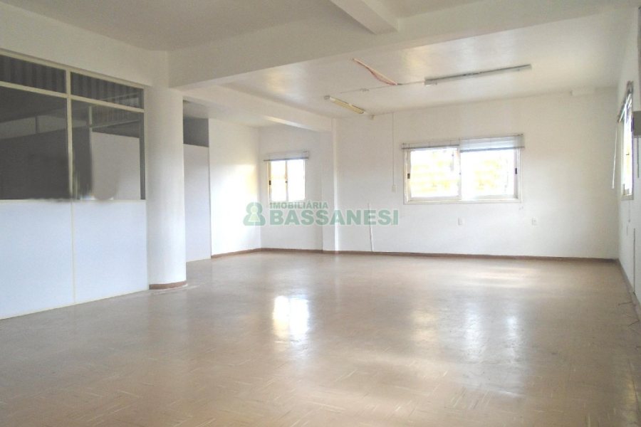 Sala com 100m², no bairro Sanvitto em Caxias do Sul para Alugar