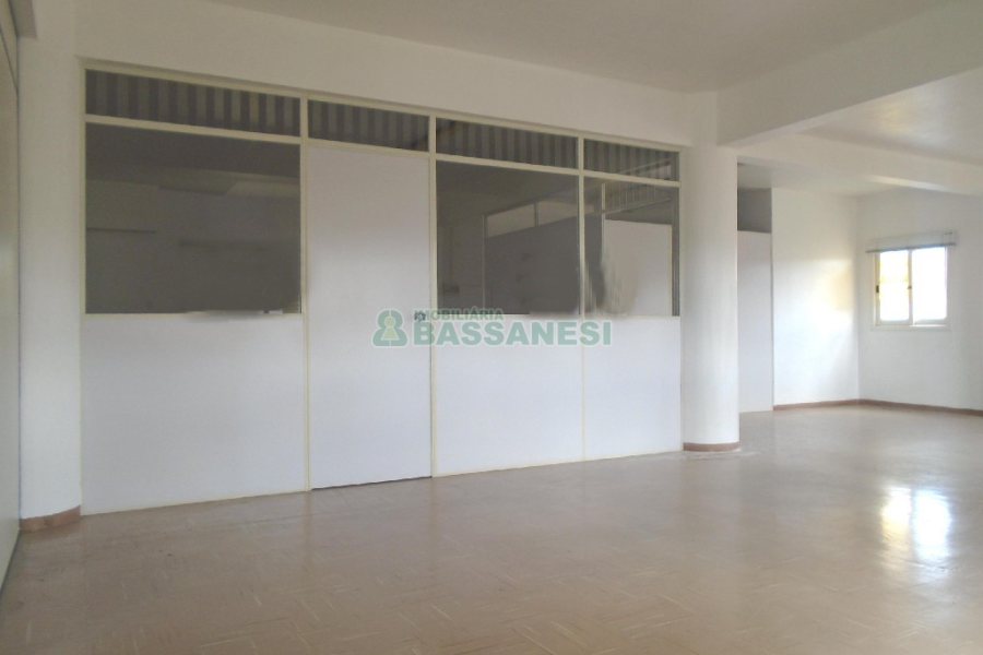 Sala com 100m², no bairro Sanvitto em Caxias do Sul para Alugar