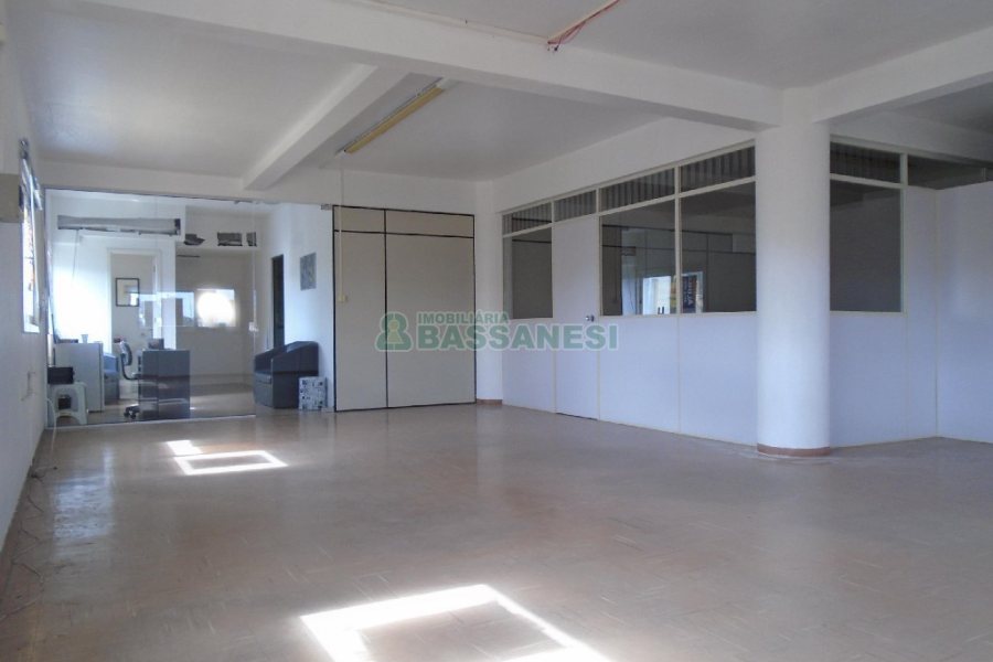 Sala com 100m², no bairro Sanvitto em Caxias do Sul para Alugar