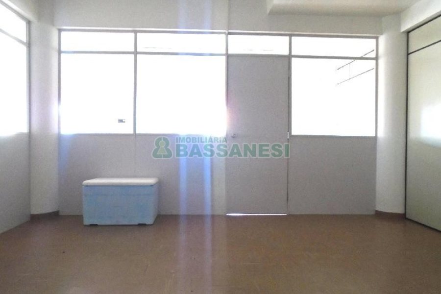 Sala com 100m², no bairro Sanvitto em Caxias do Sul para Alugar