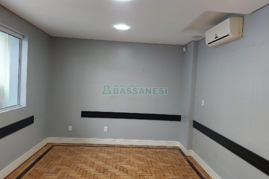 Casa com 250m², no bairro Centro em Caxias do Sul para Alugar