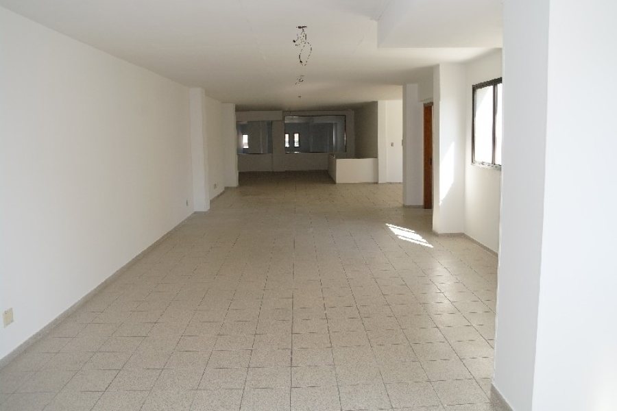 Loja com 450m², 2 vagas, no bairro Centro em Caxias do Sul para Comprar