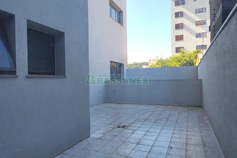 Loja com 500m², 2 vagas, no bairro Centro em Caxias do Sul para Alugar