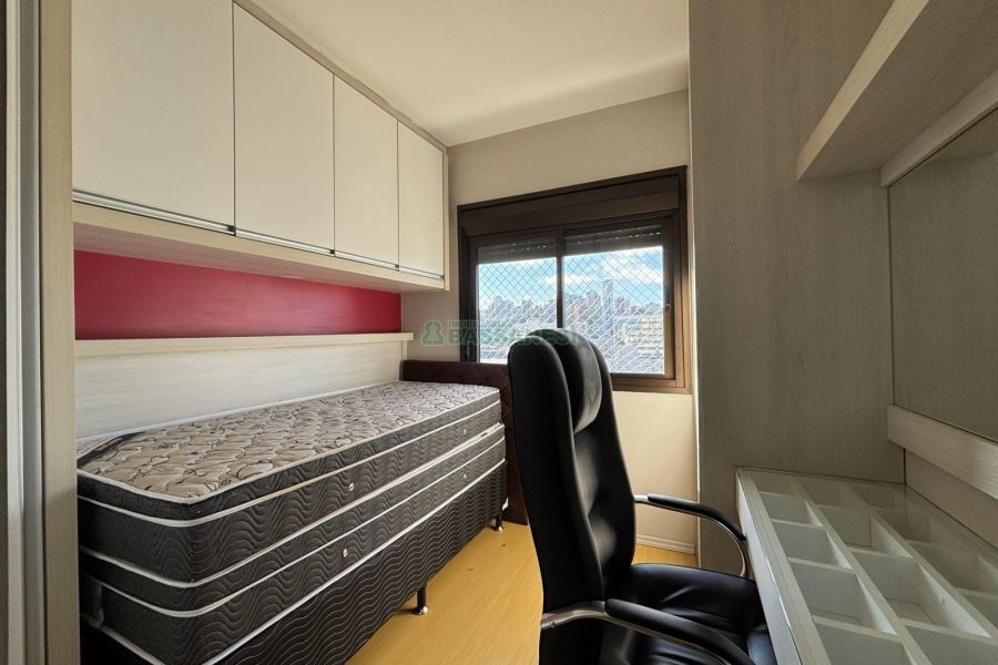 Apto Mobiliado com 110m², 3 dormitórios, 2 vagas, no bairro Pio X em Caxias do Sul para Alugar