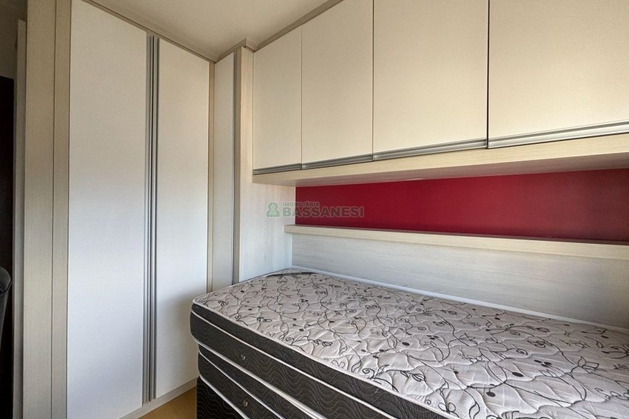 Apto Mobiliado com 110m², 3 dormitórios, 2 vagas, no bairro Pio X em Caxias do Sul para Alugar