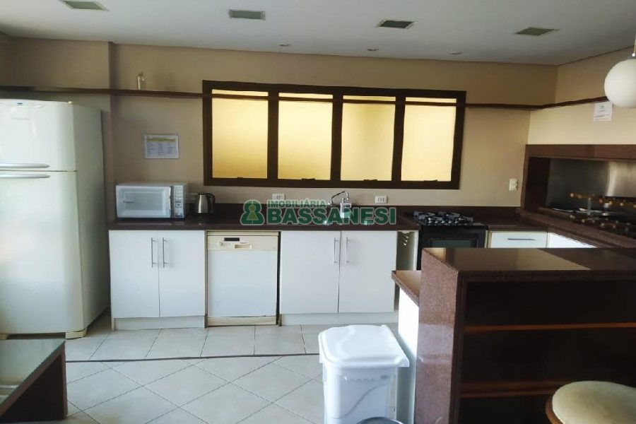 Apto Mobiliado com 110m², 3 dormitórios, 2 vagas, no bairro Pio X em Caxias do Sul para Alugar
