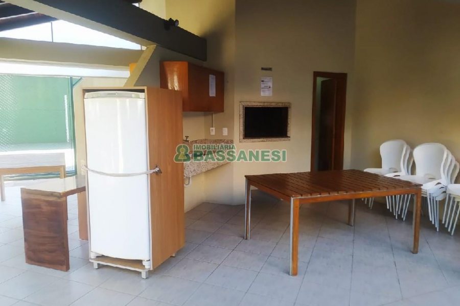 Apto Mobiliado com 110m², 3 dormitórios, 2 vagas, no bairro Pio X em Caxias do Sul para Alugar