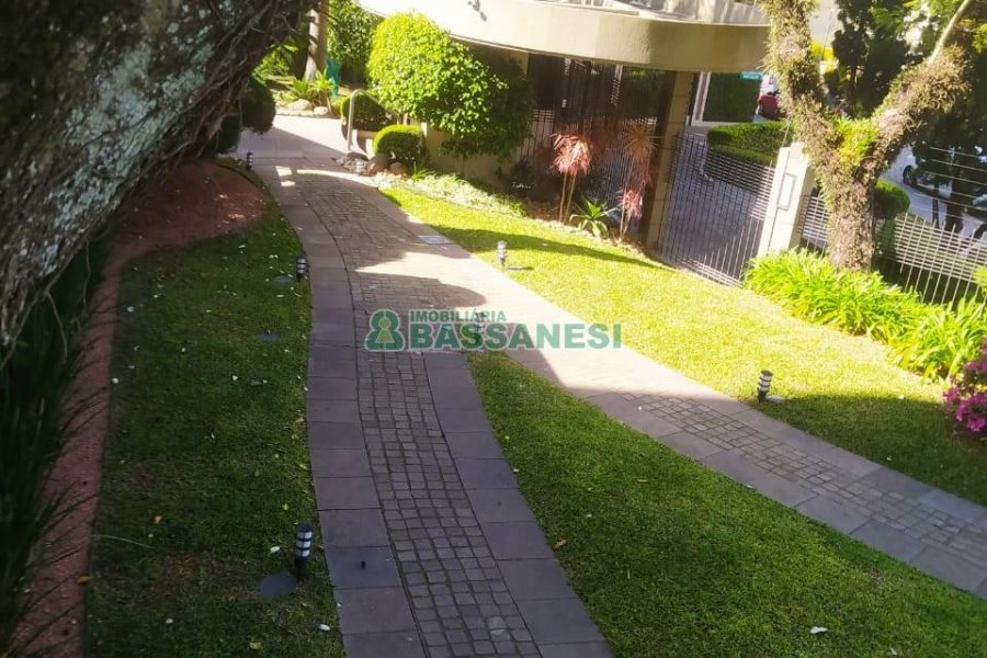 Apto Mobiliado com 110m², 3 dormitórios, 2 vagas, no bairro Pio X em Caxias do Sul para Alugar