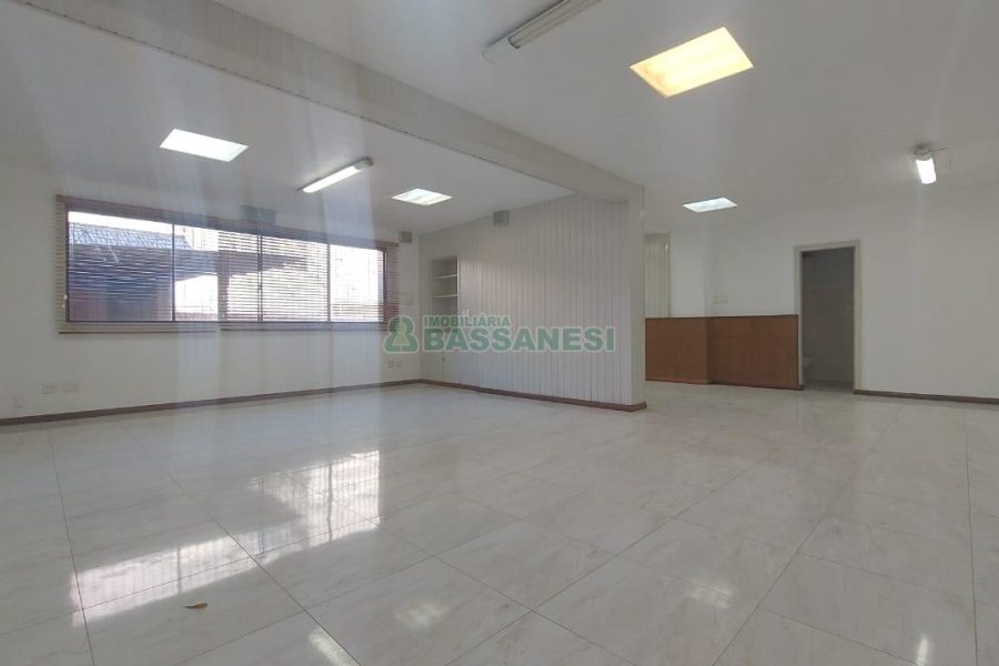 Loja com 80m², no bairro Lourdes em Caxias do Sul para Alugar