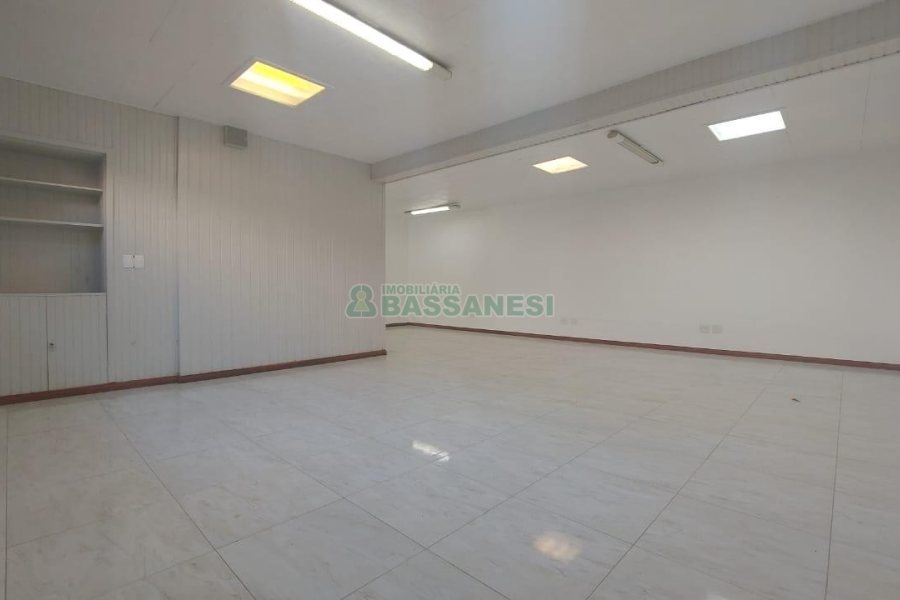 Loja com 80m², no bairro Lourdes em Caxias do Sul para Alugar