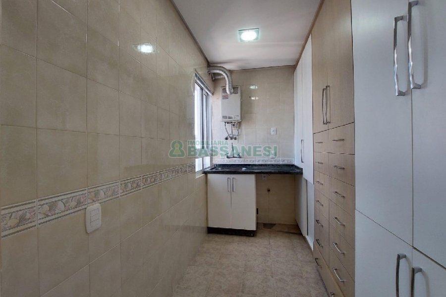 Apartamento com 150m², 3 dormitórios, 1 vaga, no bairro Centro em Caxias do Sul para Alugar ou Comprar