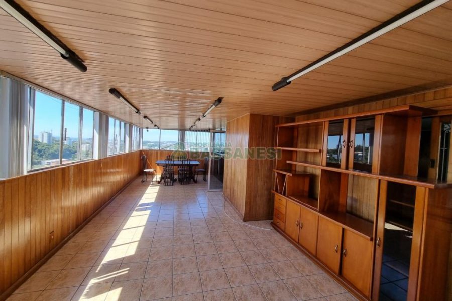 Apto/Cobertura com 207m², 3 dormitórios, 2 vagas, no bairro Rio Branco em Caxias do Sul para Comprar