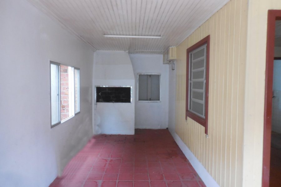 Casa com 99m², 3 dormitórios, 1 vaga, no bairro Rio Branco em Caxias do Sul para Comprar