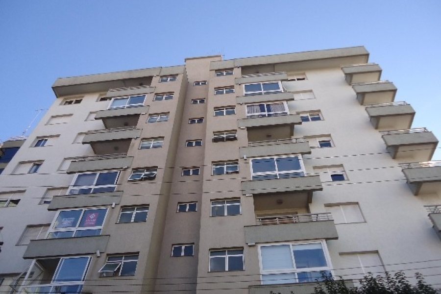 Apartamento com 80m², 2 dormitórios, no bairro Centro em Caxias do Sul para Alugar