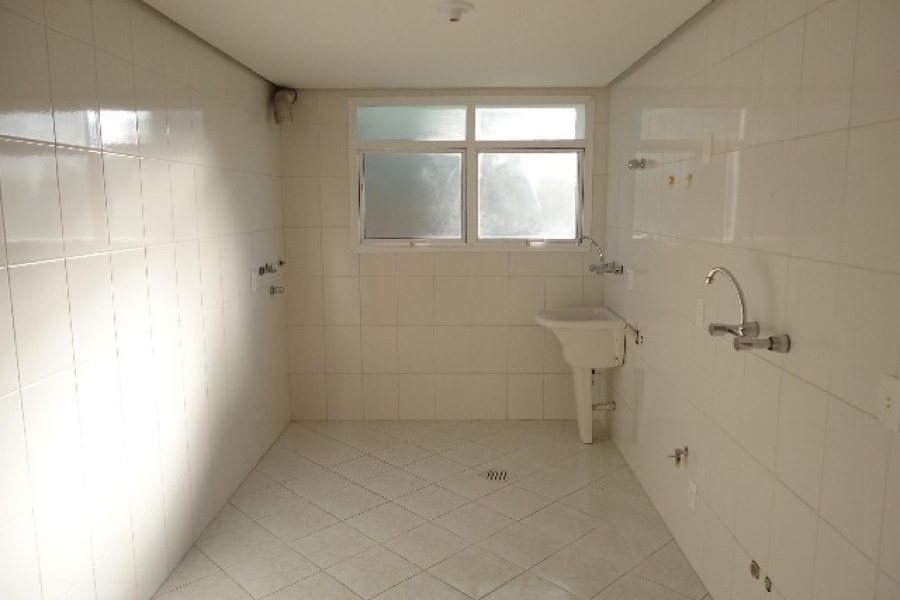 Apartamento com 80m², 2 dormitórios, no bairro Centro em Caxias do Sul para Alugar
