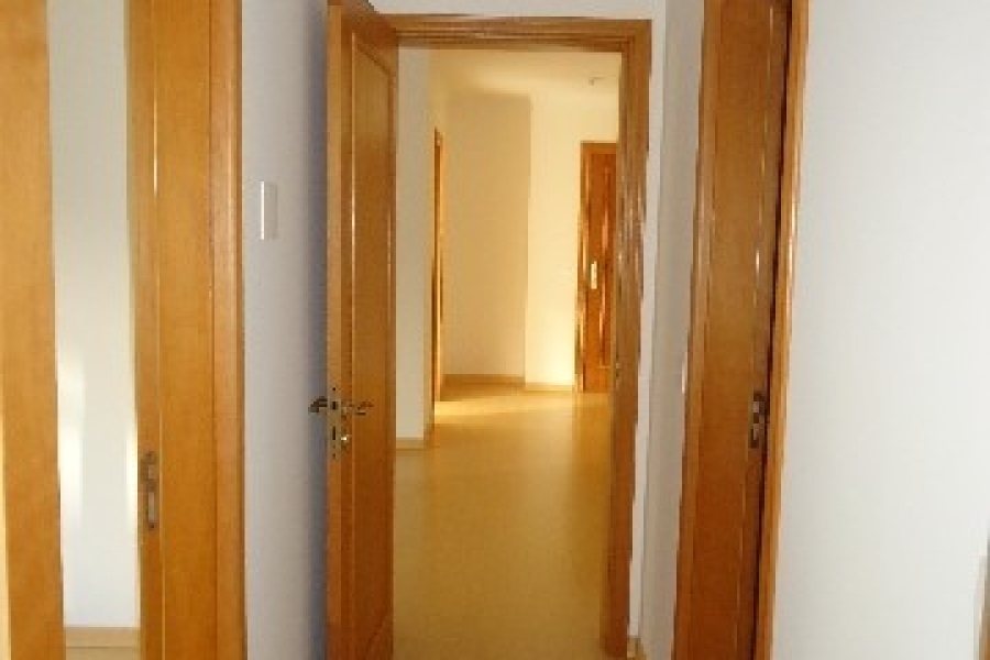 Apartamento com 80m², 2 dormitórios, no bairro Centro em Caxias do Sul para Alugar