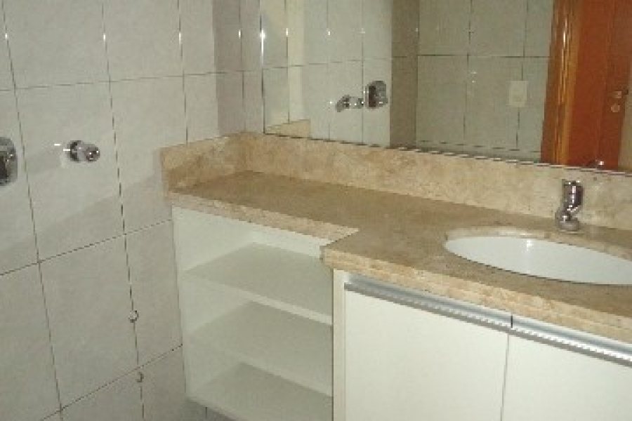 Apartamento com 80m², 2 dormitórios, no bairro Centro em Caxias do Sul para Alugar