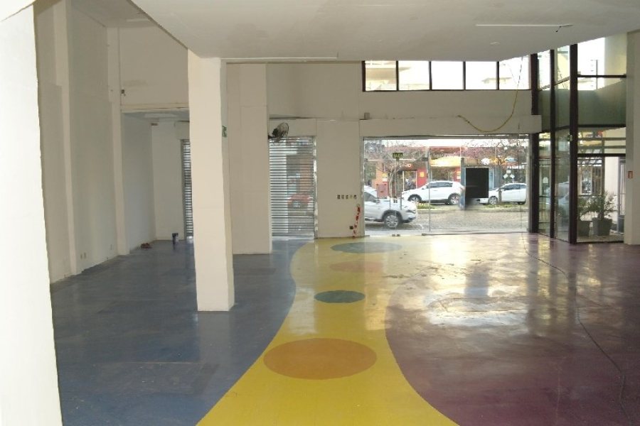 Loja com 852m², 4 vagas, no bairro São Pelegrino em Caxias do Sul para Alugar