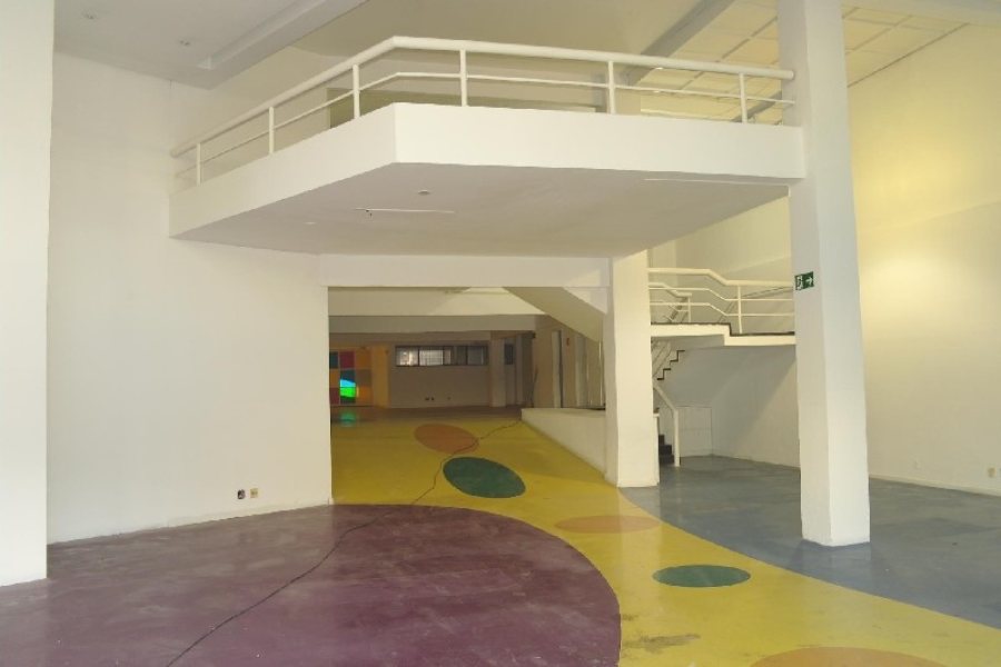 Loja com 852m², 4 vagas, no bairro São Pelegrino em Caxias do Sul para Alugar