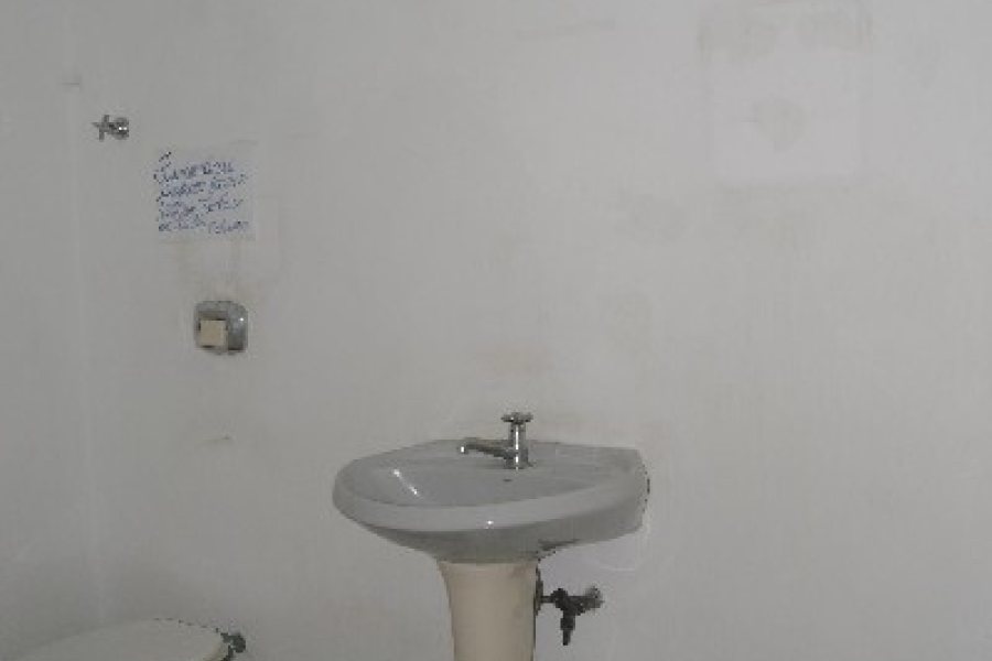 Loja com 852m², 4 vagas, no bairro São Pelegrino em Caxias do Sul para Alugar