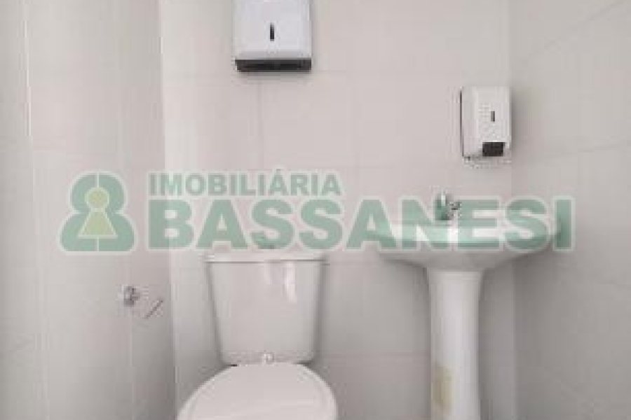 Predio com 1350m², 35 vagas, no bairro Santa Catarina em Caxias do Sul para Alugar