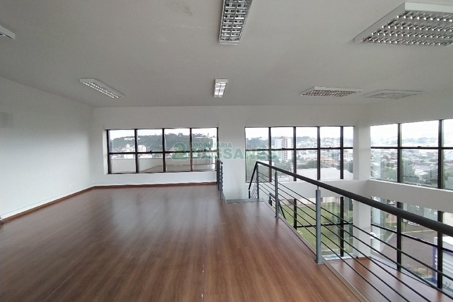 Predio com 1350m², 35 vagas, no bairro Santa Catarina em Caxias do Sul para Alugar