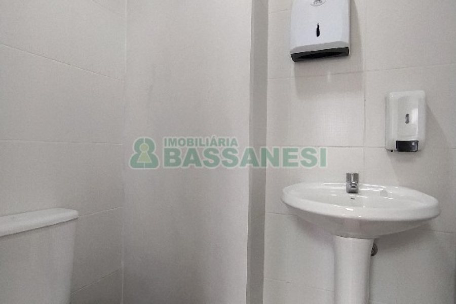 Predio com 1350m², 35 vagas, no bairro Santa Catarina em Caxias do Sul para Alugar