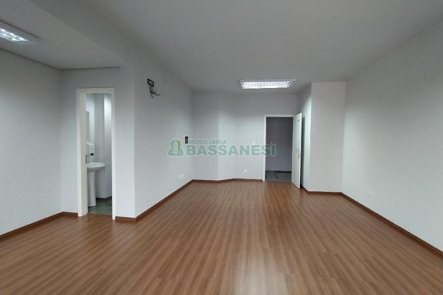 Predio com 1350m², 35 vagas, no bairro Santa Catarina em Caxias do Sul para Alugar