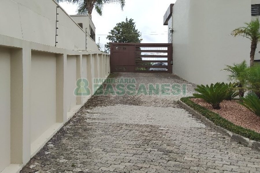 Predio com 1350m², 35 vagas, no bairro Santa Catarina em Caxias do Sul para Alugar