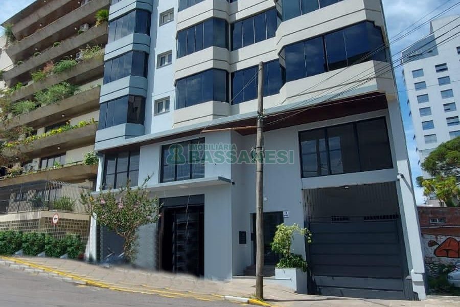 Loja com 356m², 2 vagas, no bairro São Pelegrino em Caxias do Sul para Comprar