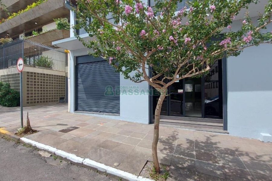 Loja com 356m², 2 vagas, no bairro São Pelegrino em Caxias do Sul para Comprar