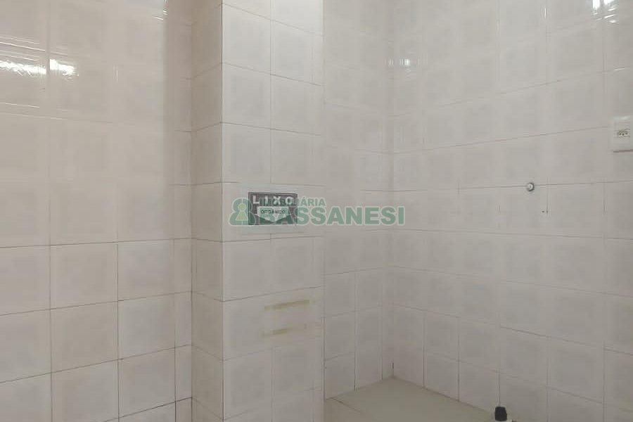 Loja com 356m², 2 vagas, no bairro São Pelegrino em Caxias do Sul para Comprar