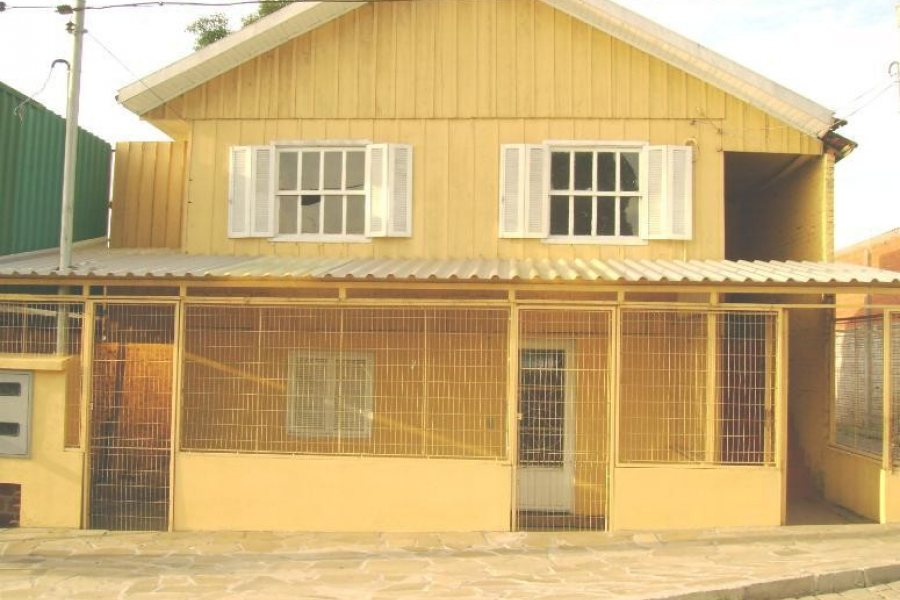 Casa com 40m², 1 dormitório, no bairro Sagrada Família em Caxias do Sul para Alugar