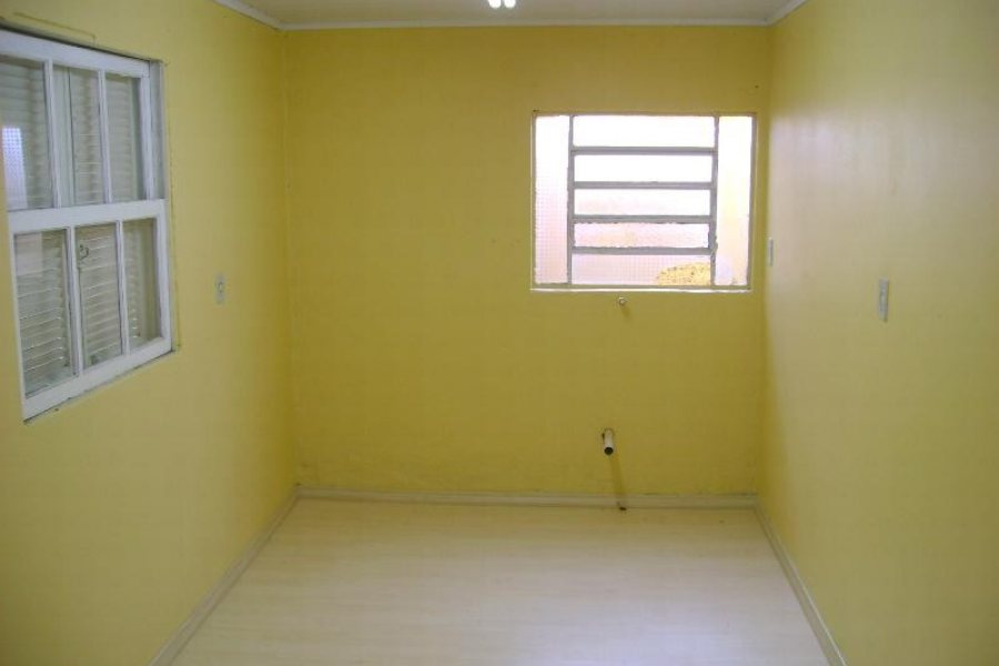 Casa com 40m², 1 dormitório, no bairro Sagrada Família em Caxias do Sul para Alugar