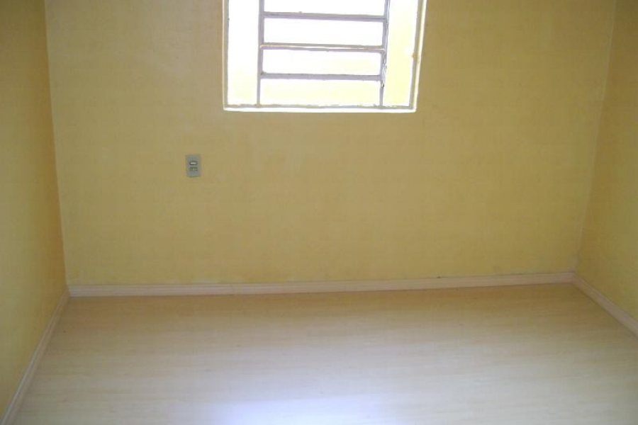 Casa com 40m², 1 dormitório, no bairro Sagrada Família em Caxias do Sul para Alugar