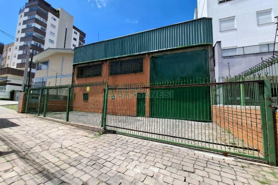 Pavilhão com 330m², no bairro Desvio Rizzo em Caxias do Sul para Alugar