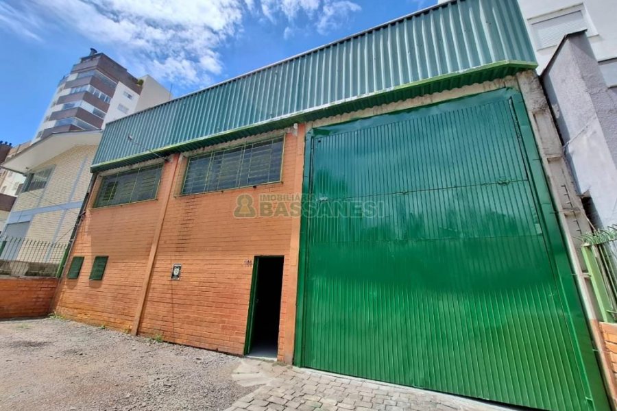 Pavilhão com 330m², no bairro Desvio Rizzo em Caxias do Sul para Alugar