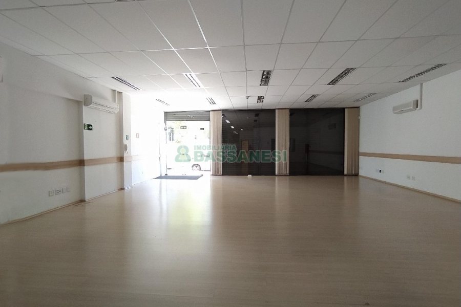 Loja com 200m², 4 vagas, no bairro Lourdes em Caxias do Sul para Alugar