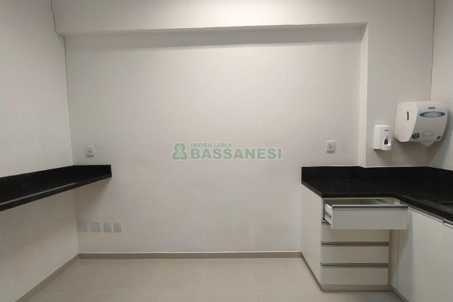 Loja com 200m², 4 vagas, no bairro Lourdes em Caxias do Sul para Alugar