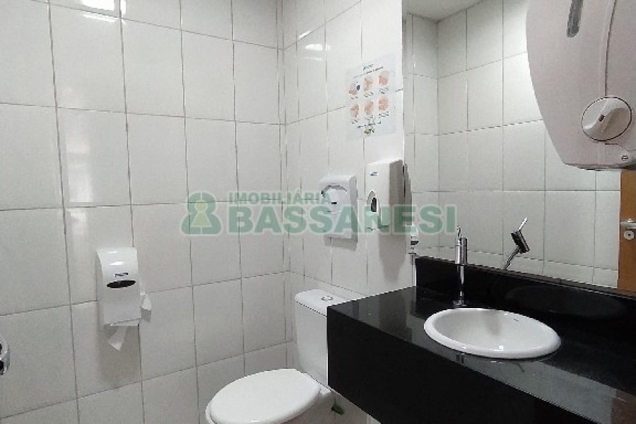 Loja com 200m², 4 vagas, no bairro Lourdes em Caxias do Sul para Alugar