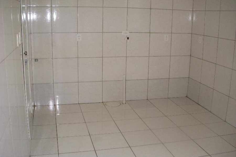 Casa Comercial, 3 dormitórios, 1 vaga, no bairro Centro em Caxias do Sul para Alugar