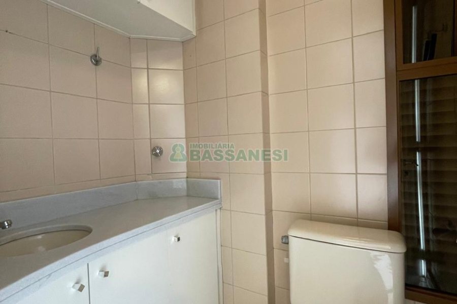 Sala com 84m², no bairro Centro em Caxias do Sul para Comprar