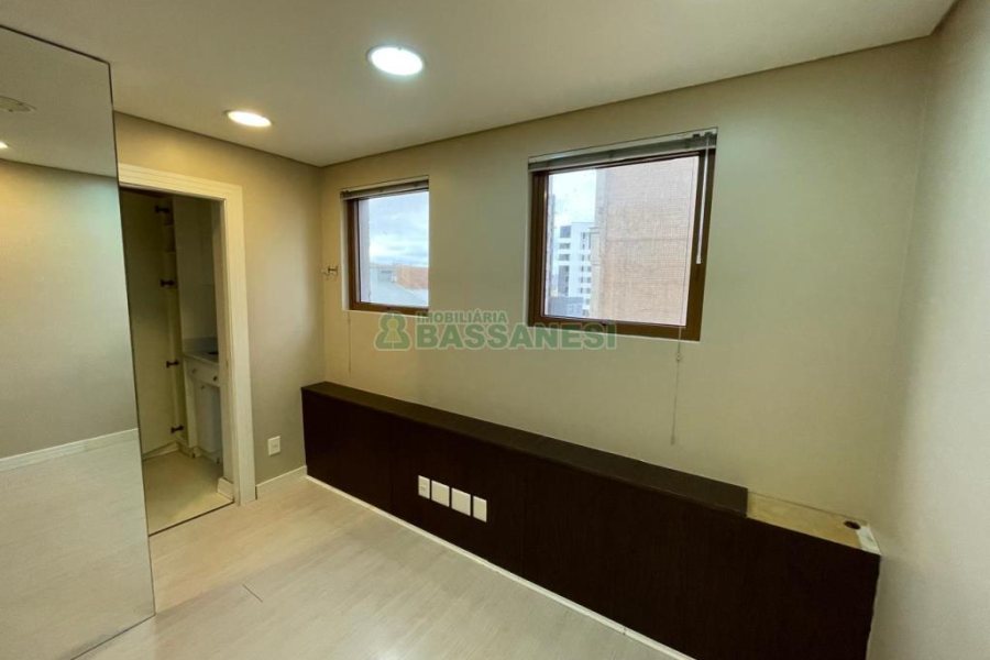 Sala com 84m², no bairro Centro em Caxias do Sul para Comprar