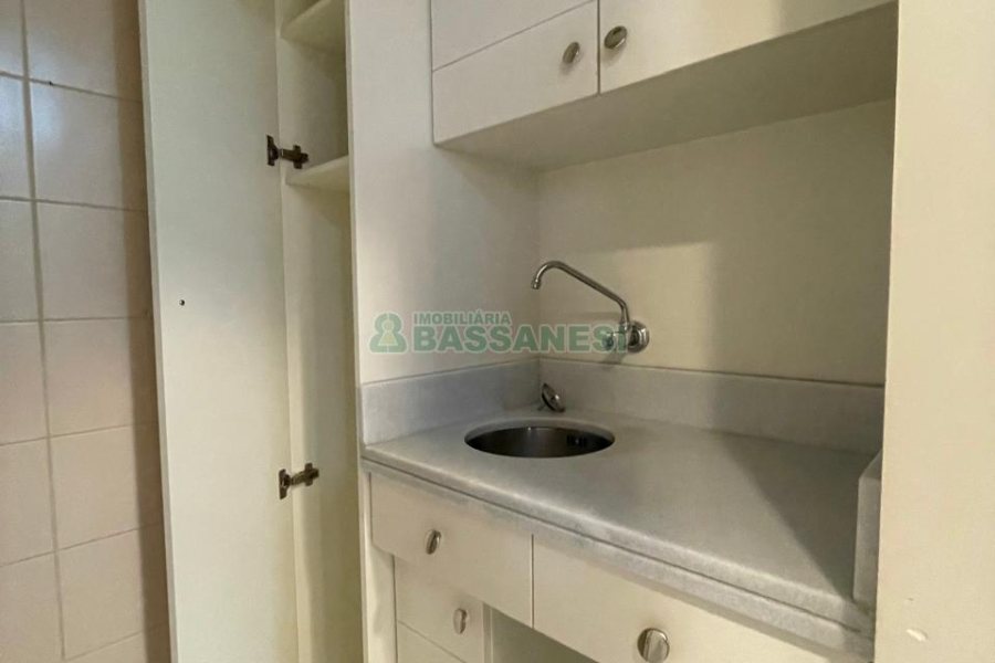 Sala com 84m², no bairro Centro em Caxias do Sul para Comprar