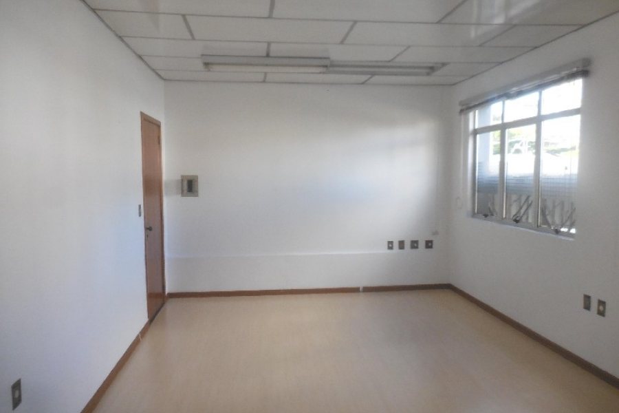 Sala com 30m², no bairro Pio X em Caxias do Sul para Alugar