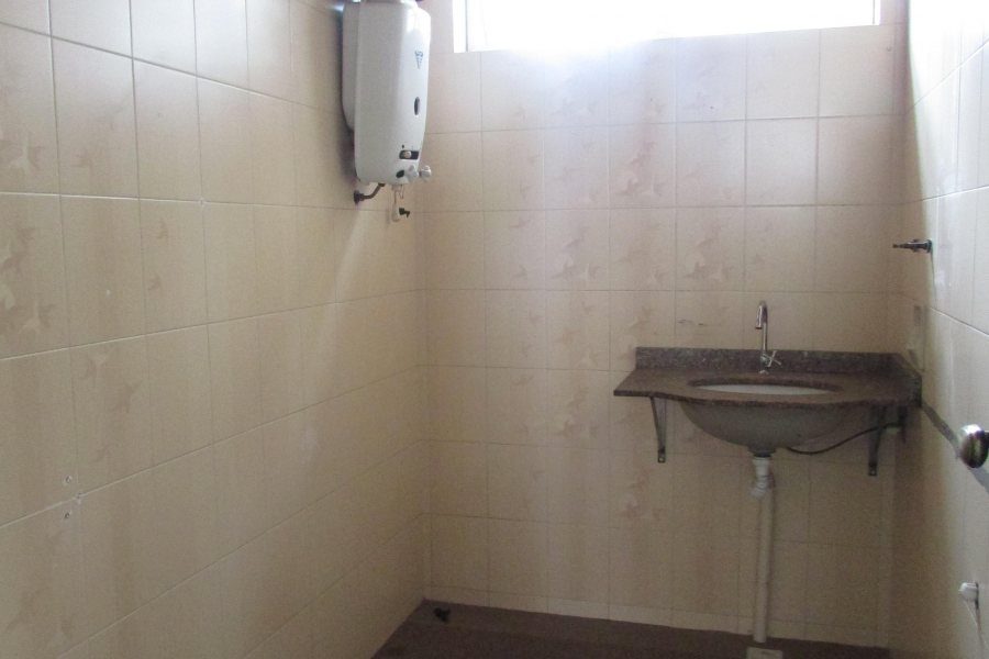 Casa Comercial com 300m², 3 dormitórios, 3 vagas, no bairro Centro em Caxias do Sul para Comprar